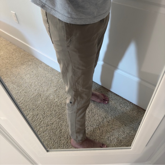 Men’s lululemon khaki joggers - Picture 3 of 9